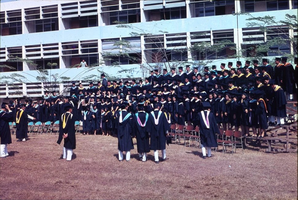 va15 Chiang Mai University Graduation  04 1969.jpg
