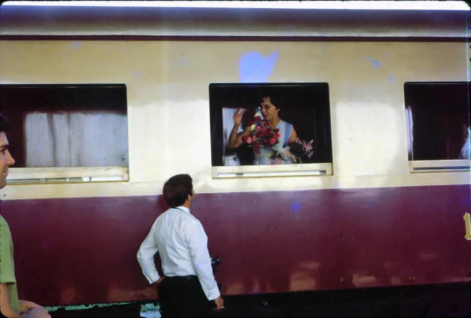 AK32 Chiang Mai railway station Aunt Cha leaves 02 1965.jpg