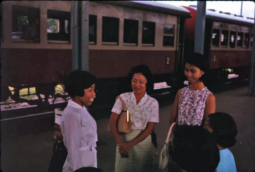 AW49 Chiang Mai Ookeow leaves 08 1966.jpg