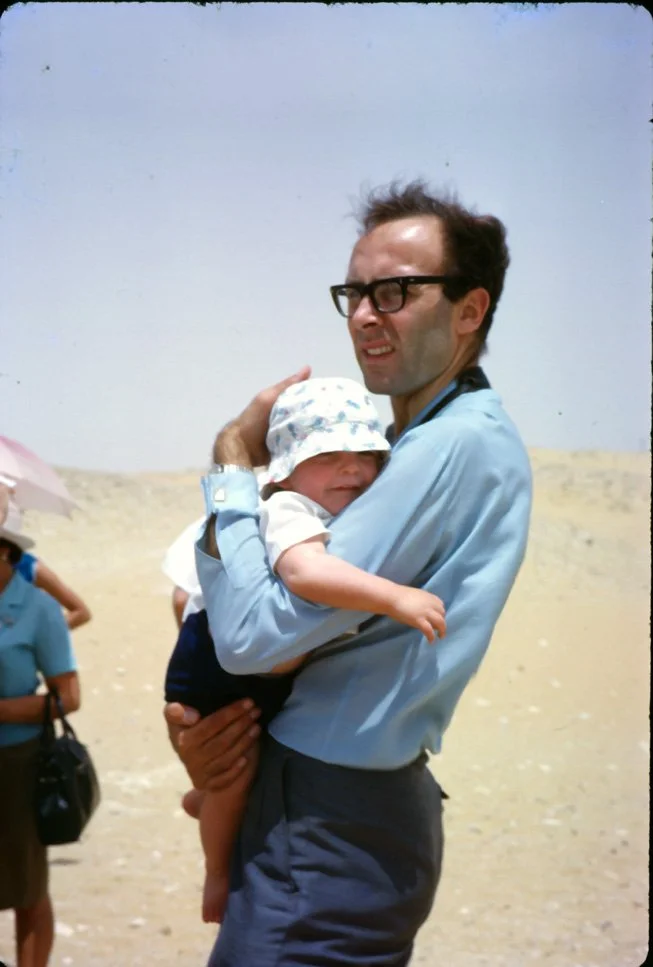 AV09 Cairo Sakkara Phil David 06 1966.jpg