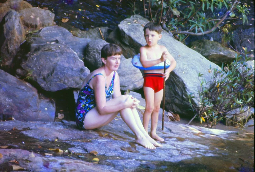 ya10d Mae Klang David Pat Bradbeer 08 1969.jpg