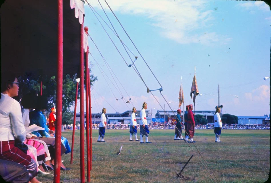 AP08 Chiang Mai Suon Dauk Presentation of white elephant 011966.jpg