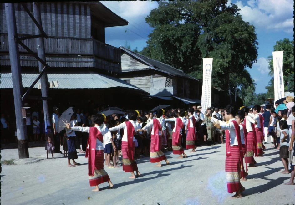 AD11 Jom Tong university Kathin 11 1964.jpg