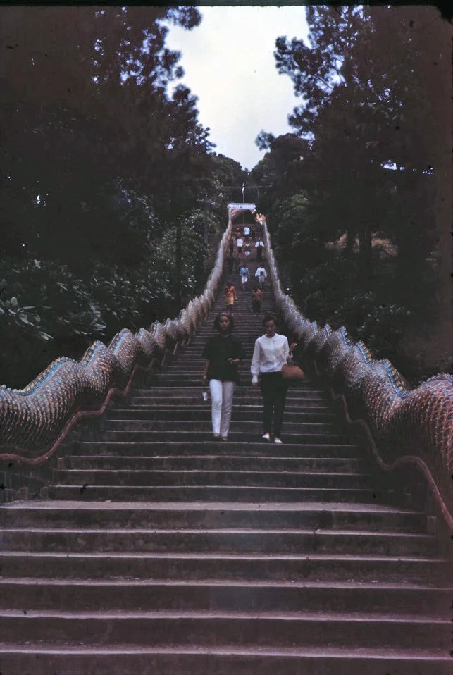 AI15 Chiang Mai Wat Sutep Manam and Dani 12 1964.jpg