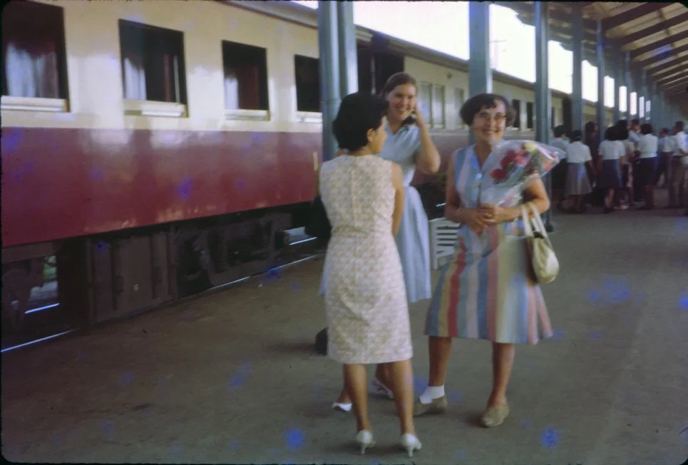 AK26 Chiang Mai railway station Aunt Cha leaves 02 1965.jpg