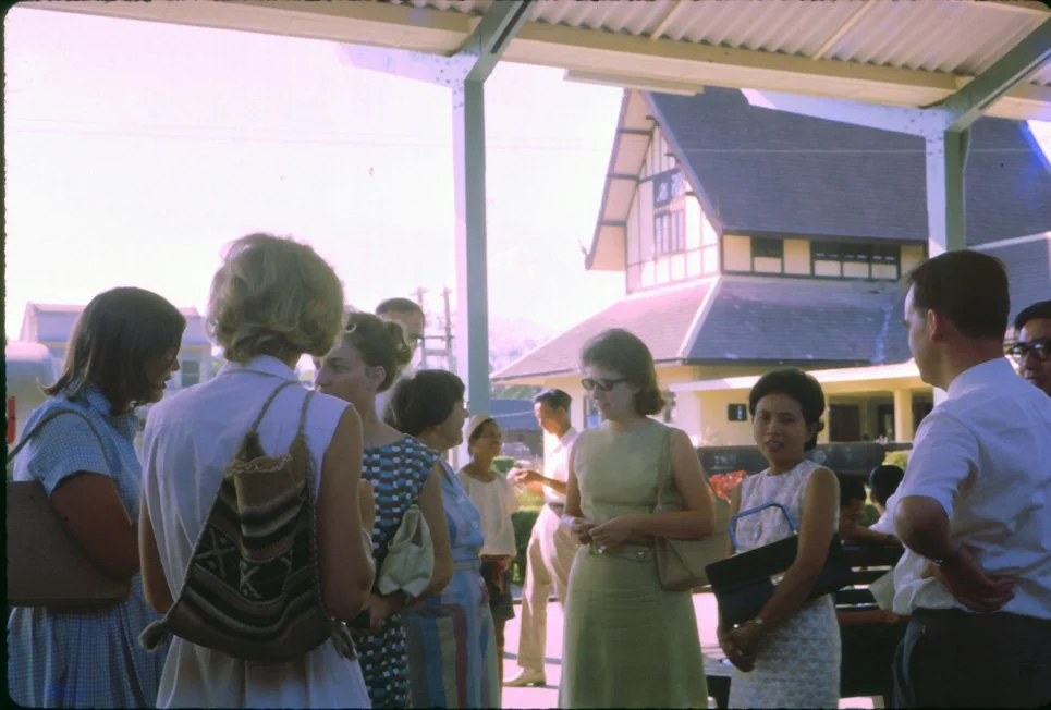 AK28 Chiang Mai railway station Aunt Cha leaves 02 1965.jpg