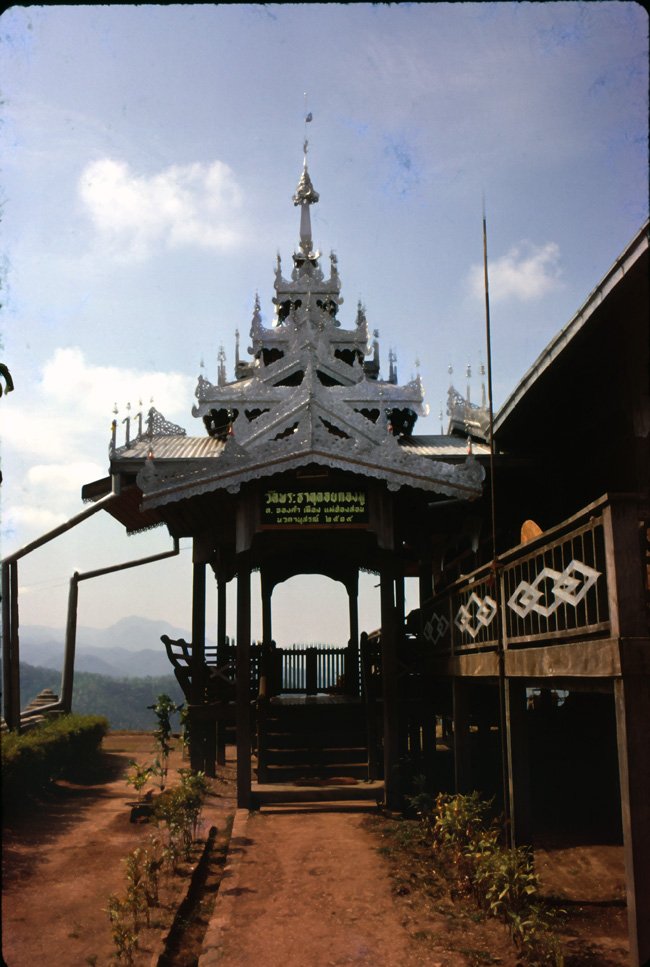 KA19 Mae Hongsorng Wat on hill throne 04 1967.jpg