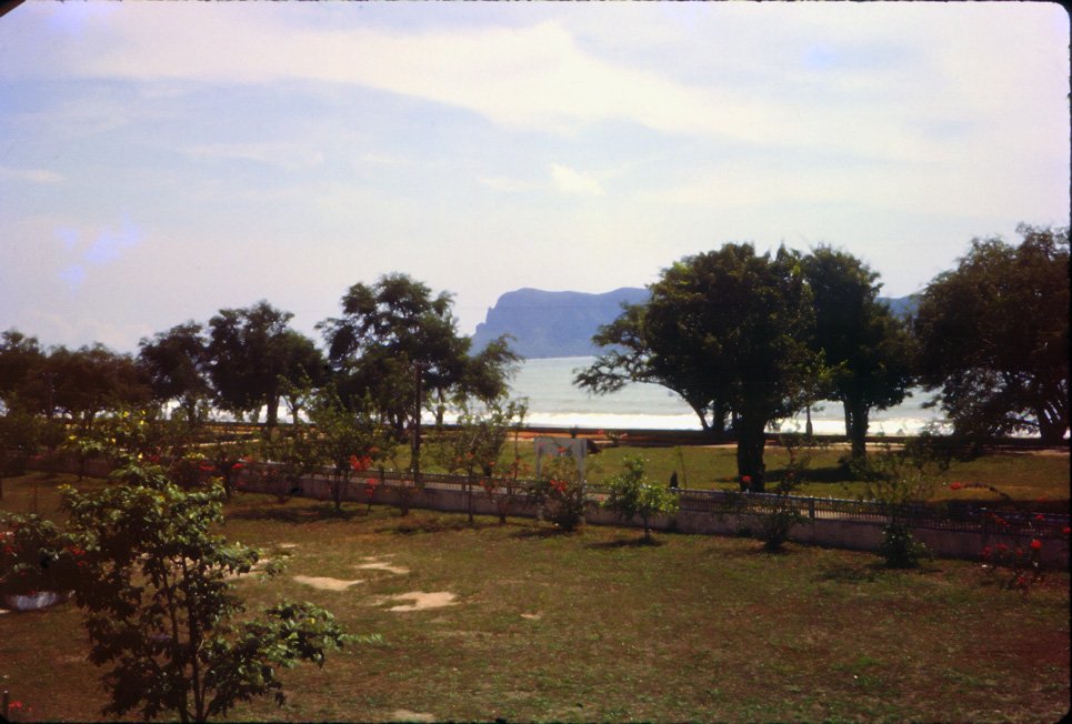 AM13 Prachuab Schoolhouse 04 1965.jpg
