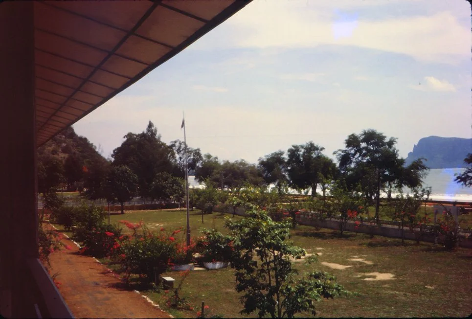 AM12 Prachuab Schoolhouse 04 1965.jpg
