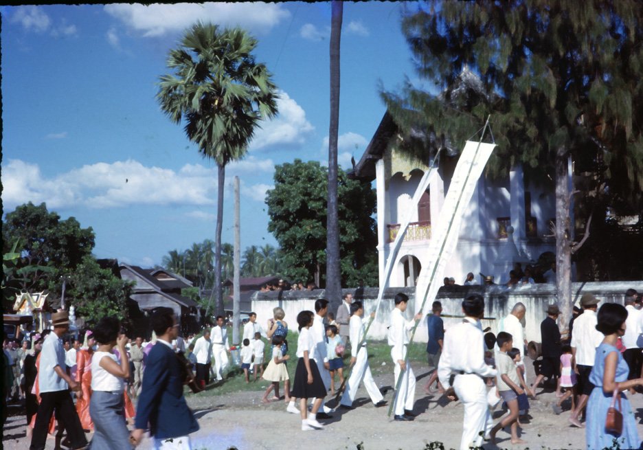 AD07 Chiang mai university Kathin 11 1964.jpg