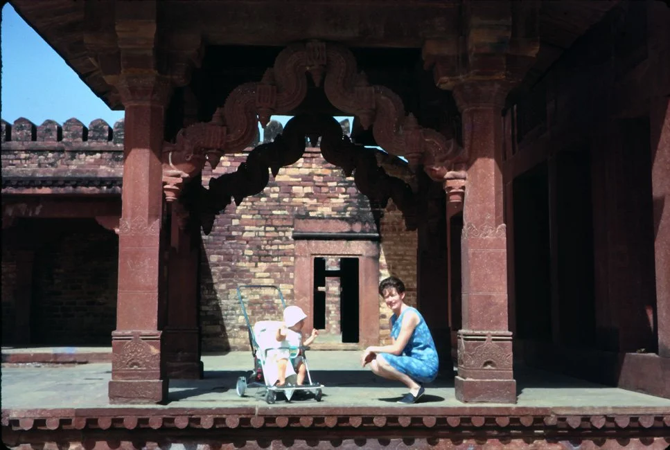AR26 Agra Fatehpur Sikri Fort, David Pat 04 1966.jpg