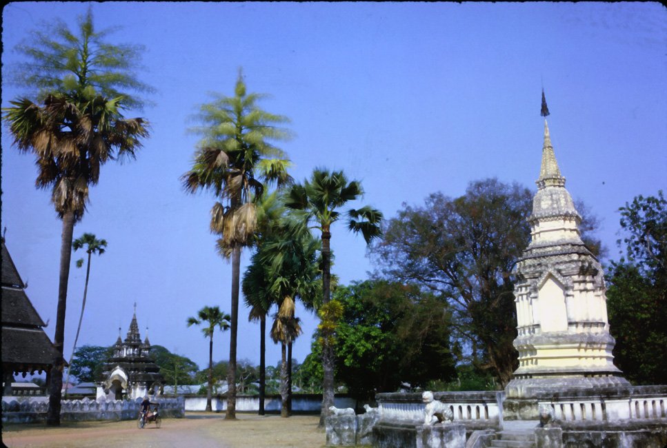 IA22 Chiang Mai Wat Suon Dawk 04 1967.jpg