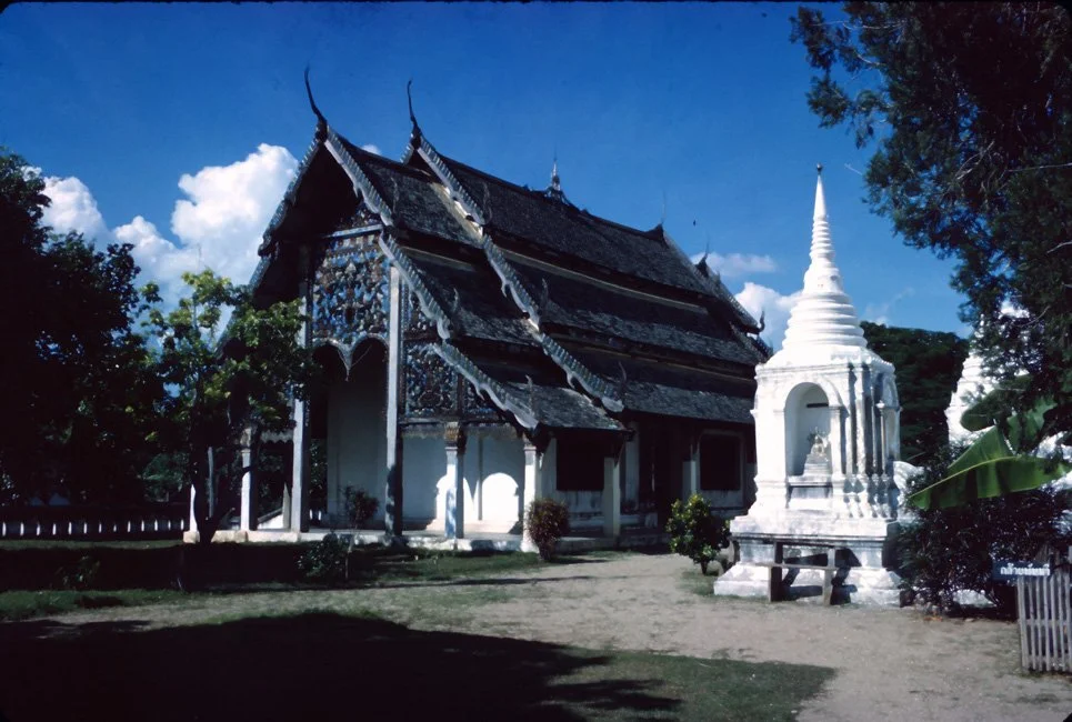 NA08 Lampang Wat Chedi Sau 11 1967.jpg