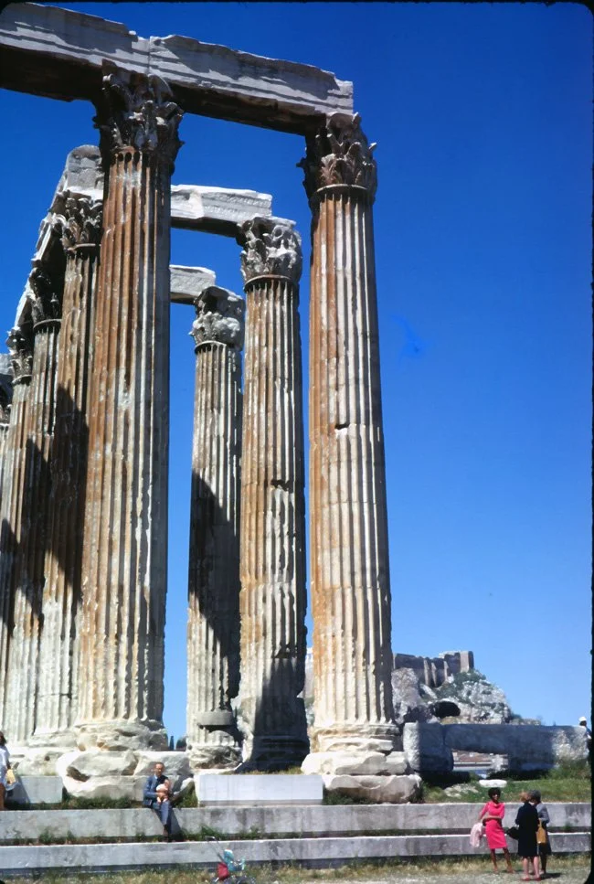 AT17 Athens temple of Zeus Phil David 04 1966.jpg