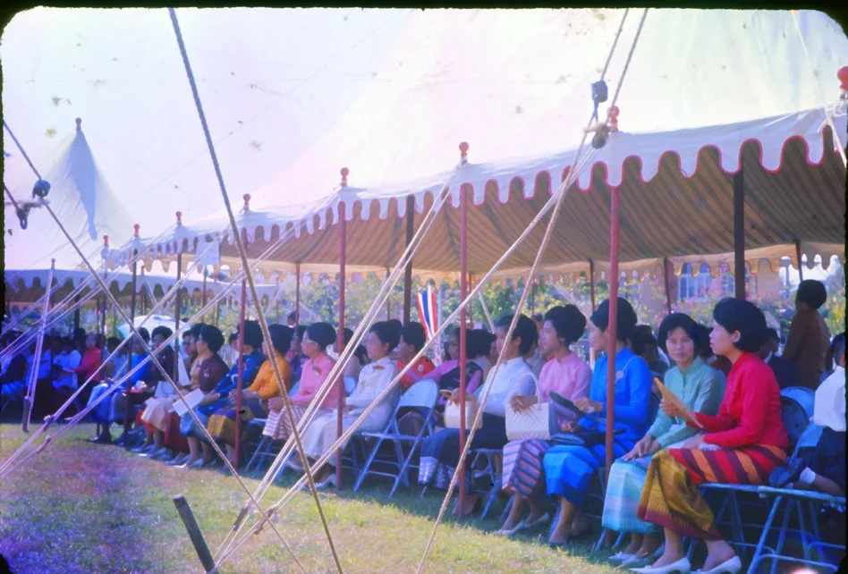 AP02 Chiang Mai Suon Dauk Presentation of white elephant 011966.jpg