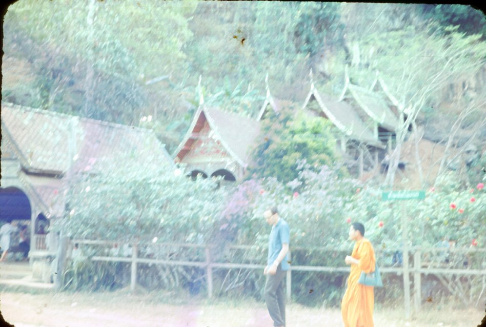 AQ03 Chiang Dao Caves Hen and party 03 1966.jpg