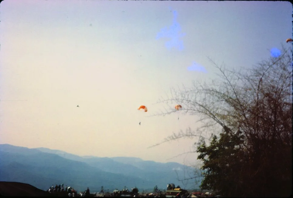 AL18 Chiang Mai Parachute Jumping 03 1965.jpg