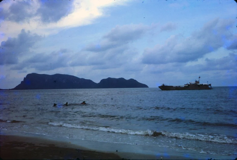 AM35 Prachuab Landing Craft on beach 041965.jpg