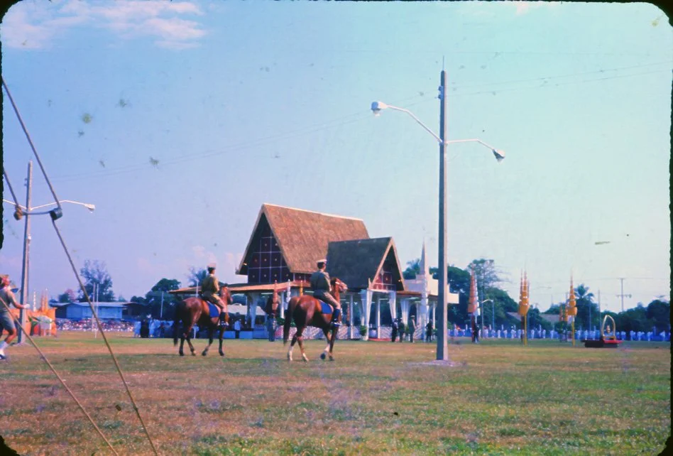 AP03 Chiang Mai Suon Dauk Presentation of white elephant 011966.jpg