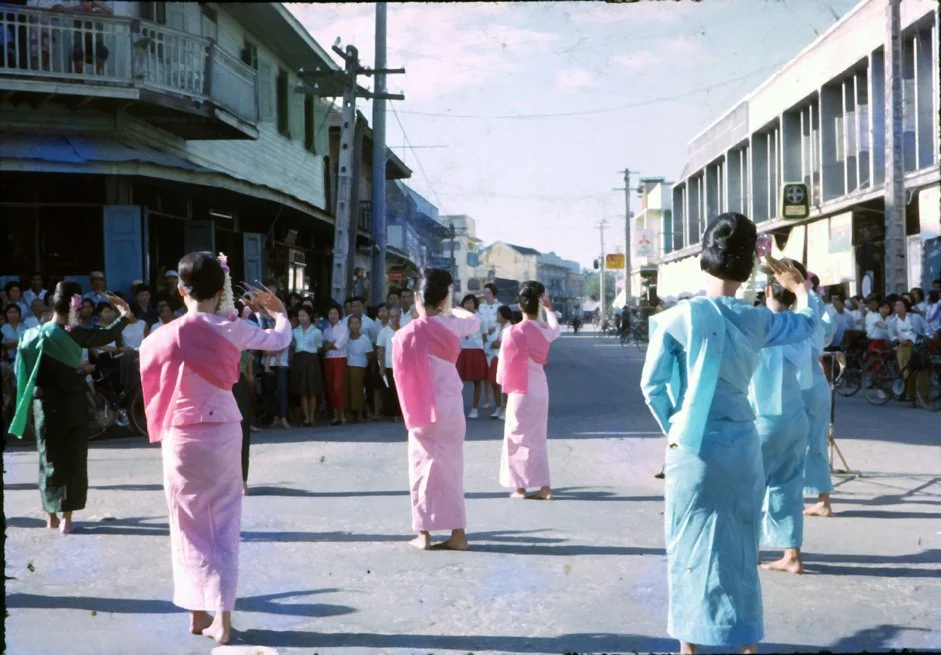 AD05 Chiang mai university Kathin 11 1964.jpg