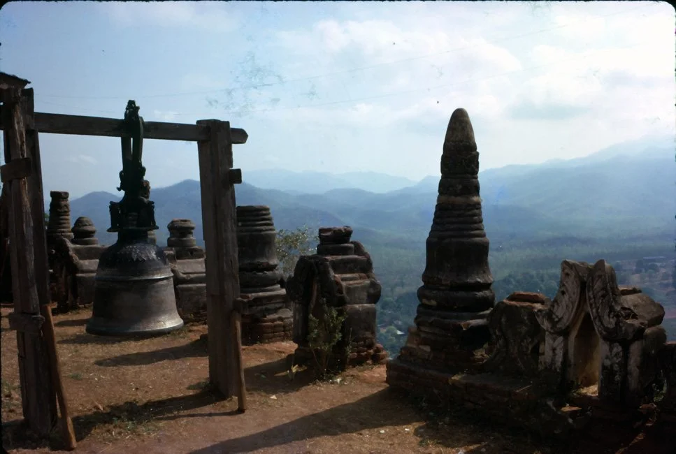 KA17 Mae Hongsorng Wat on hill 04 1967.jpg