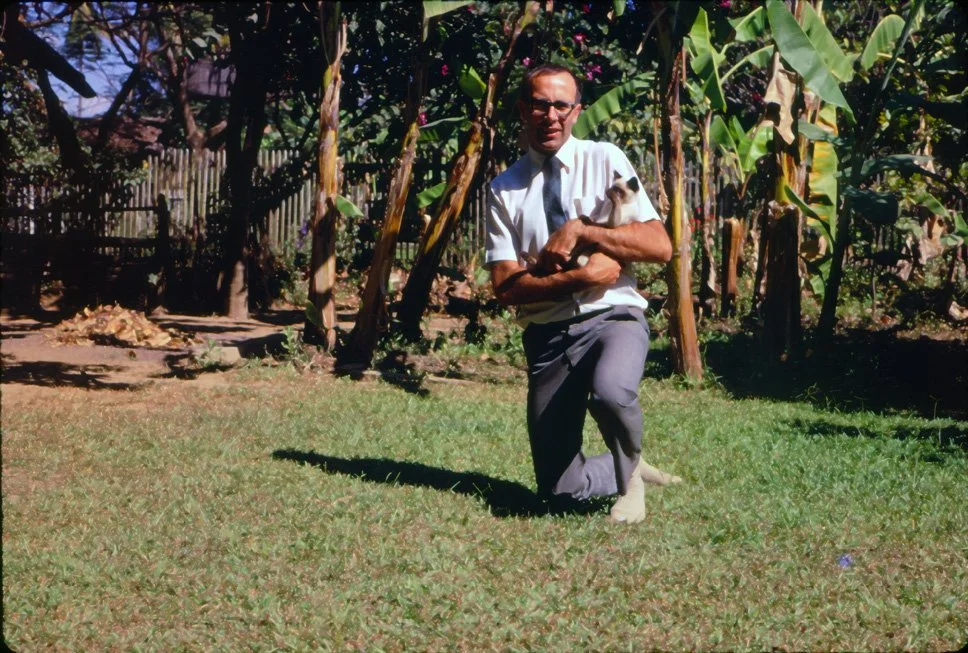 za33 Chiang Mai Phil Bradbeer cat 12 1969.jpg
