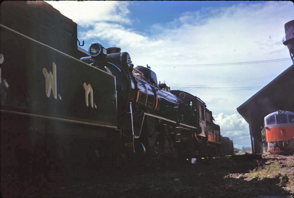 AW18 Chiang Mai Station train 07 1966.jpg