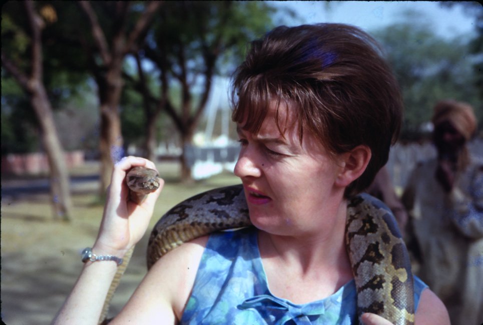AR19 Agra Pat and Python 03 1966.jpg
