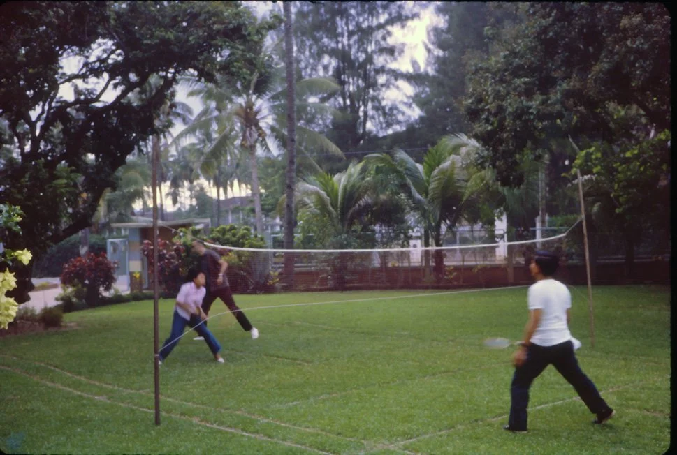 AO17 Chiang Mai garden staff badminton 041965.jpg