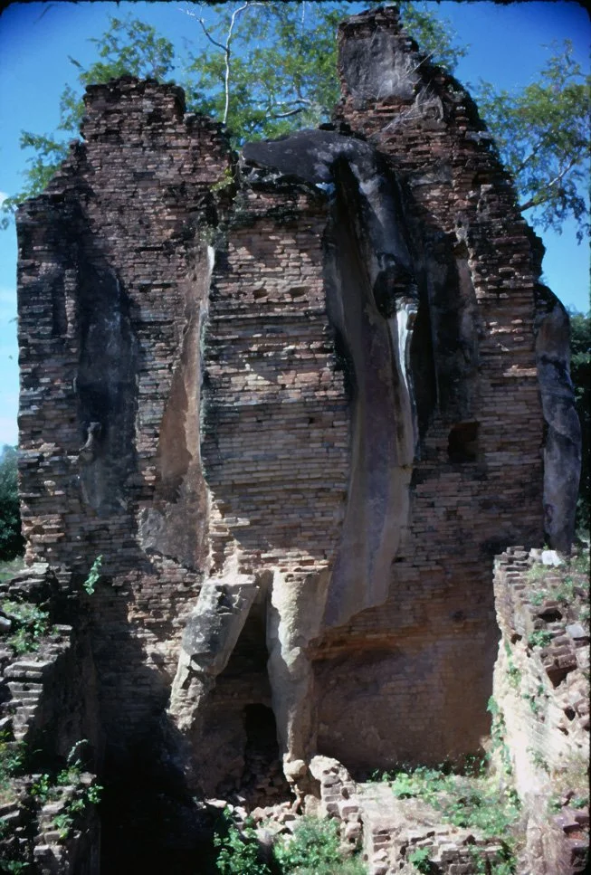 CA22 Sukothai Wat Saphan Hin 12 1966.jpg