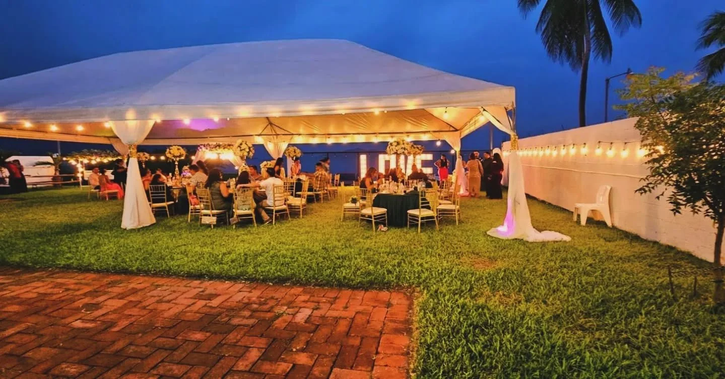 En Hotel Casa Roma, cada evento se transforma en una noche mágica bajo las estrellas. Celebra tus momentos más especiales con la elegancia y el encanto de nuestro oasis tropical. ¡Reserva tu evento en Hotel Casa Roma! π₯β¨ Pregunta