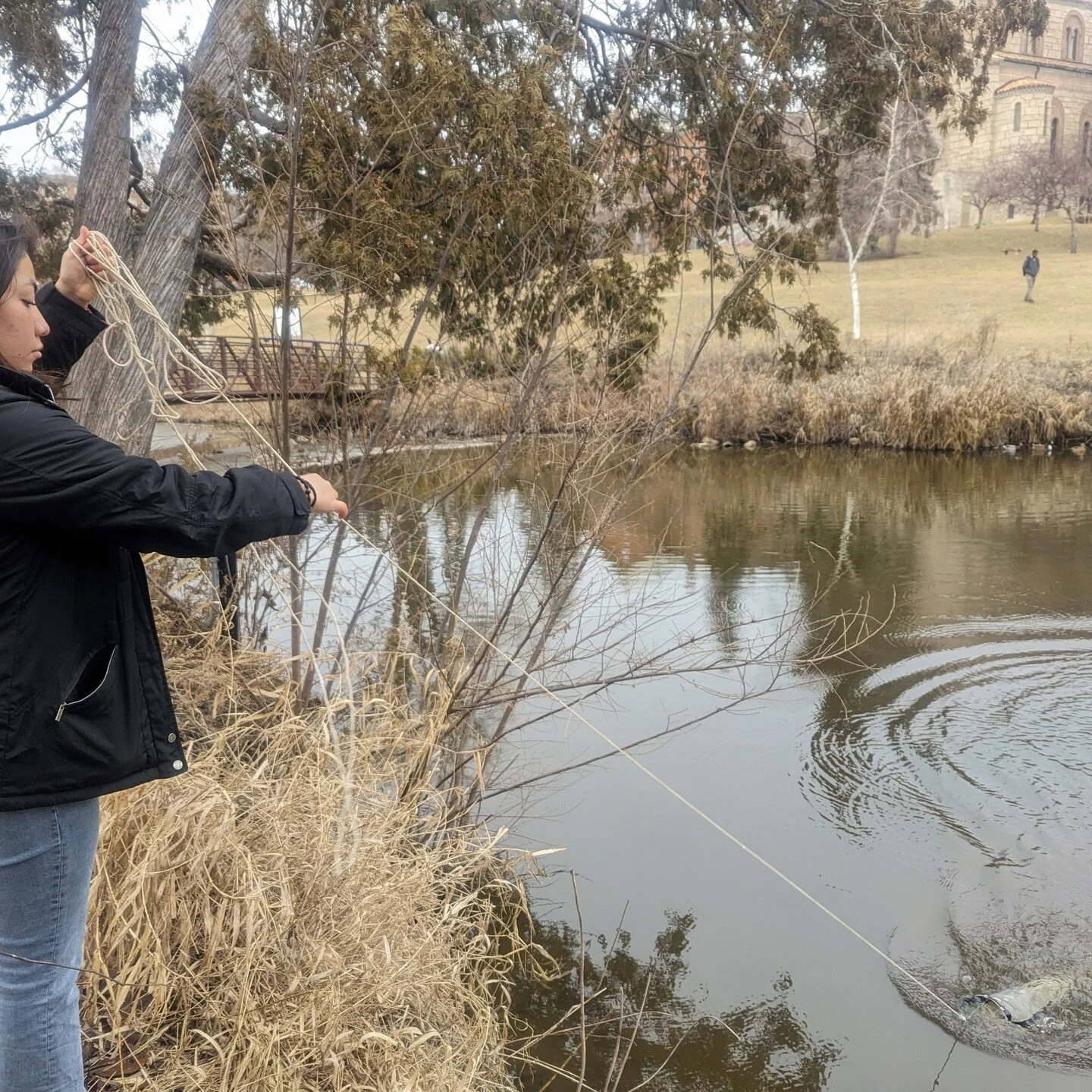 A fun afternoon with Incy, a biology major at St. Catherine University (no snow in MN 😓) learning some algal collection methods with TRIAGE's very own algae aficionado, Dr. Paula Furey. This practice is in preparation for our upcoming summer field s