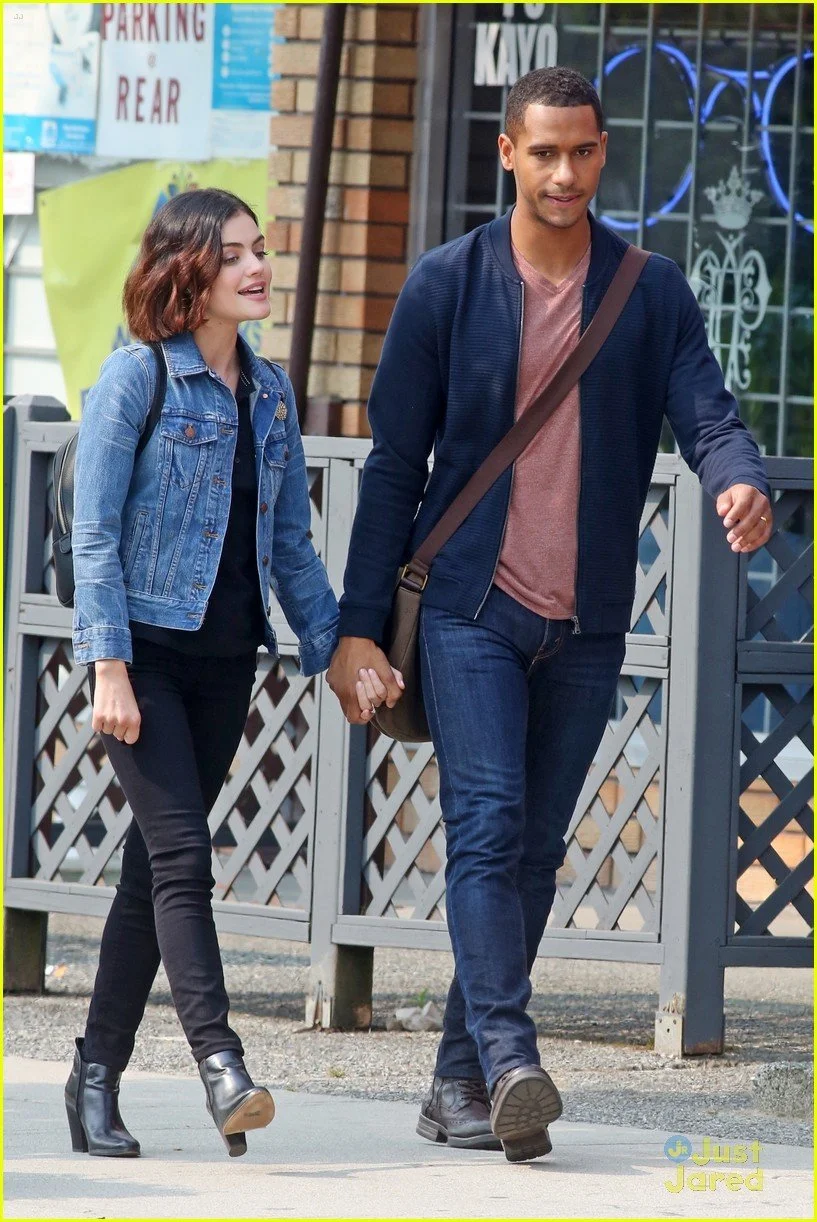 lucy-hale-elliot-knight-kisses-life-sentence-02.jpg