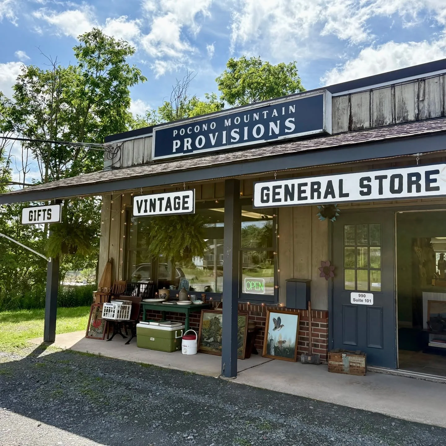 🍁 🌞 We're enjoying the crisp fall air and warm sun. We'll be open extended hours this holiday weekend Fri–Sun 10–5 and Mon 9–2. Come stop by and check out our latest fall arrivals. 
Wed-Sun 10-5 | Mon 9-2
990 Route 940 in Pocono