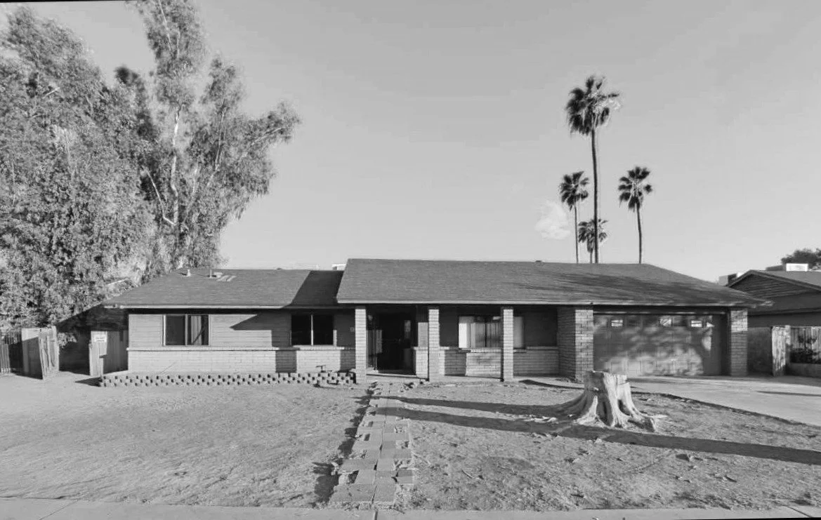 Metrocenter!! 4/2/2G+Pool!! - (Sold)