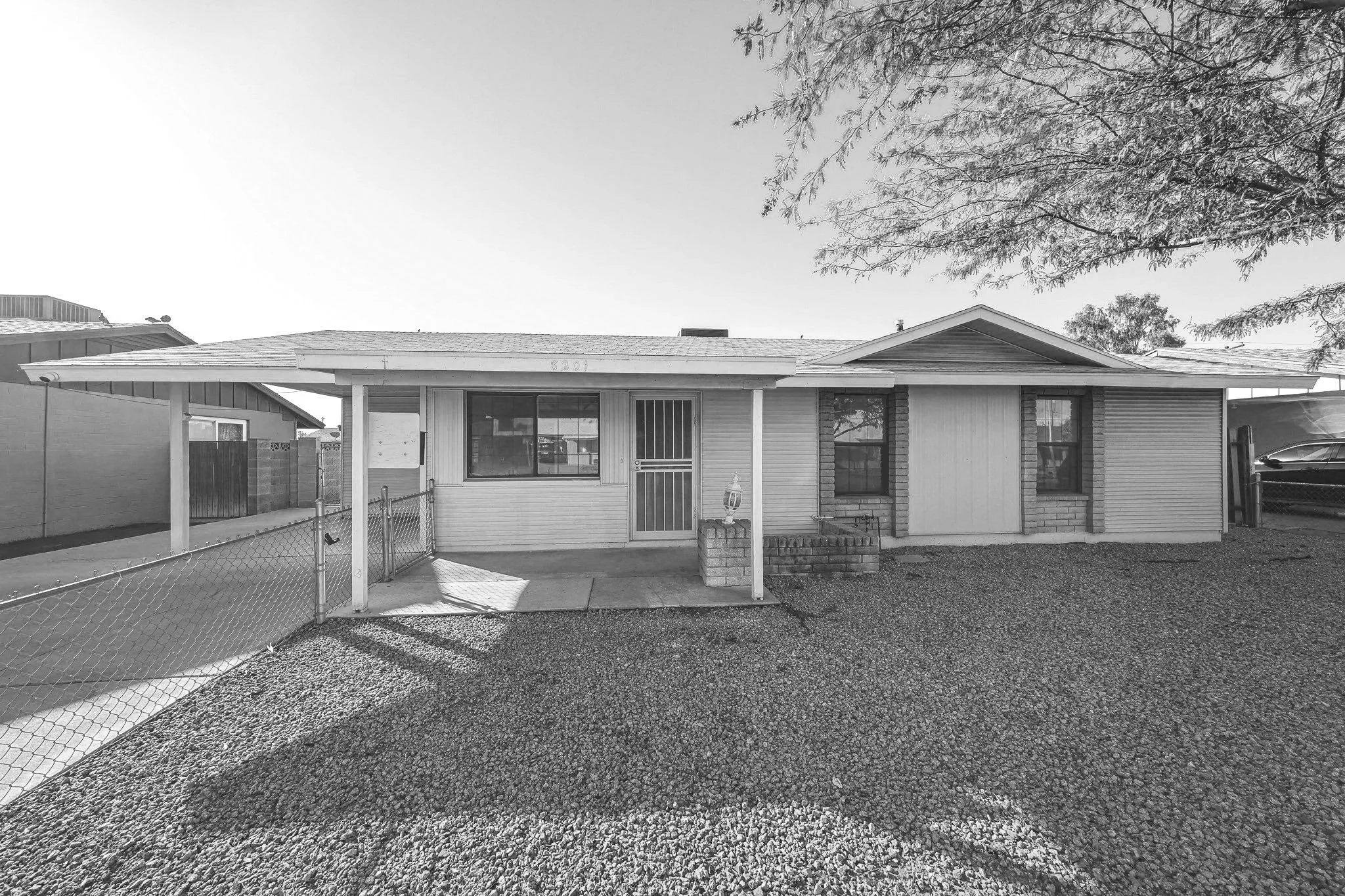 Thomas/83rd!! 4/2/CP!! Super Clean!! - (Sold)