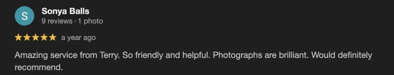 Screenshot of a five-star customer review praising a London photographer for excellent service and quality photos