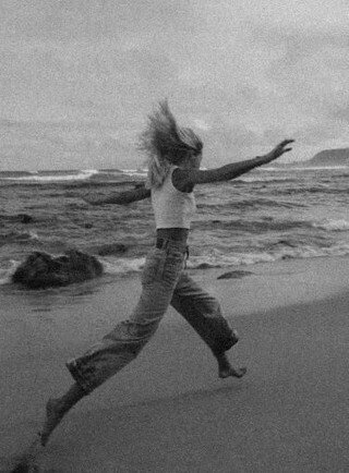 POV: me jumping on a client discovery call after seeing their aesthetic gorgeous brand ✨