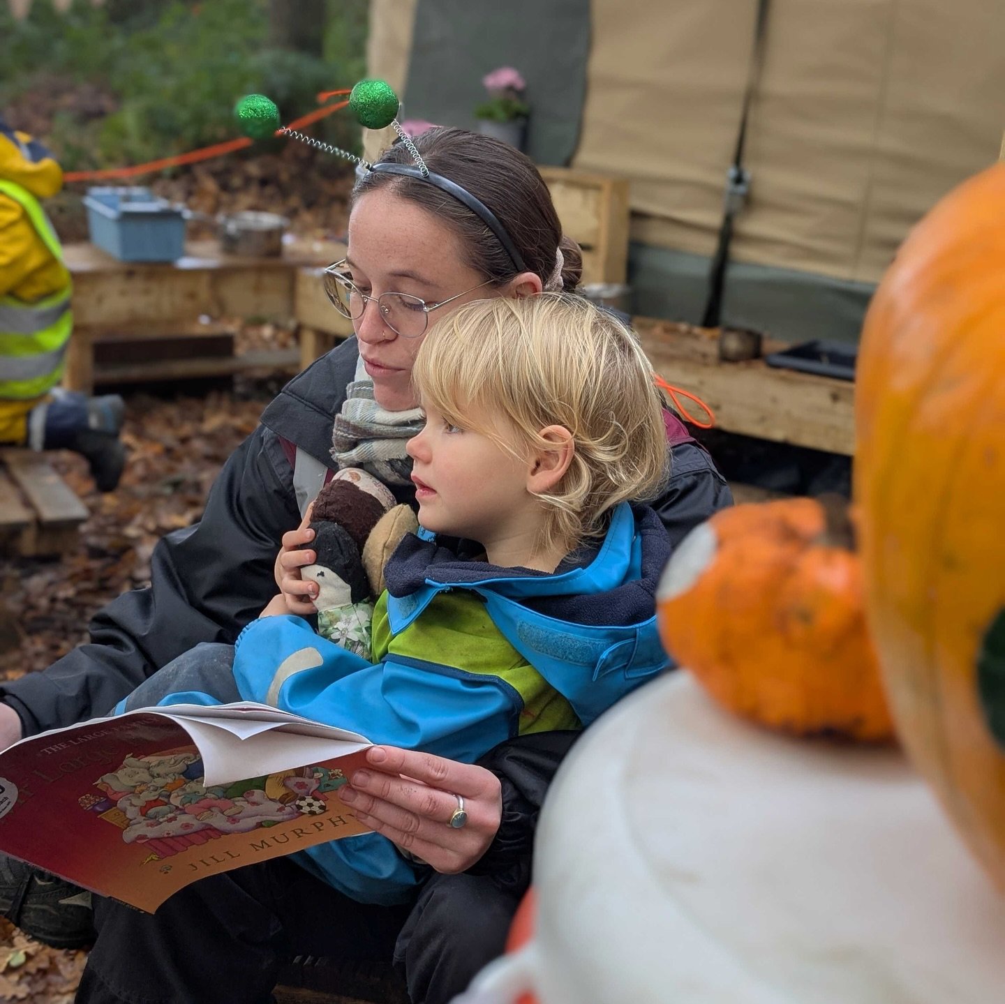 Happy Hall&rsquo;owl&rsquo;ween 👻🧡 #outdoornursery #nursery #halloween #pumpkins #earlyyears #forestnursery #forestschoolnursery #spooky #play #earlyyears