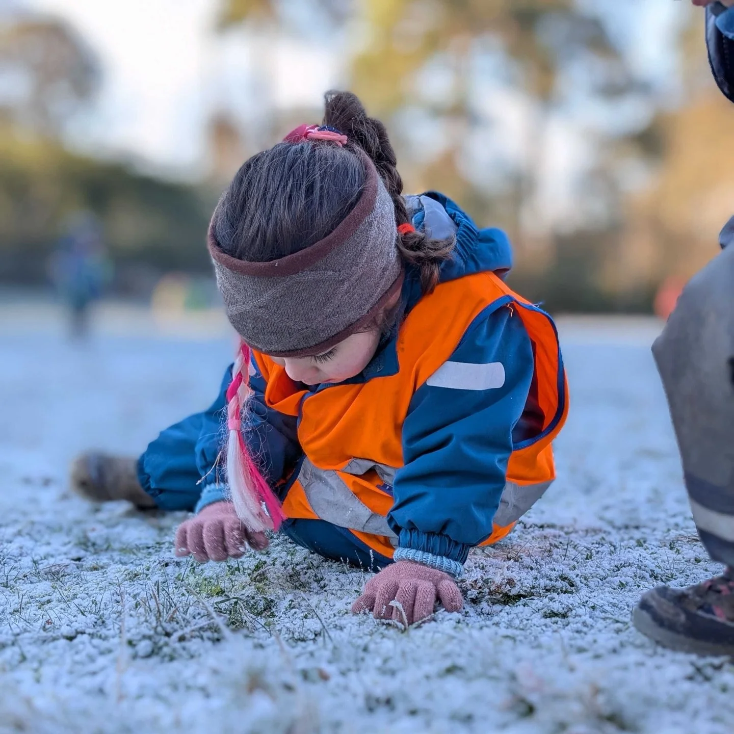 Another frosty start ❄️🤘#outdoornursery #forestschoolnursery #allweather #earlyyears #frost