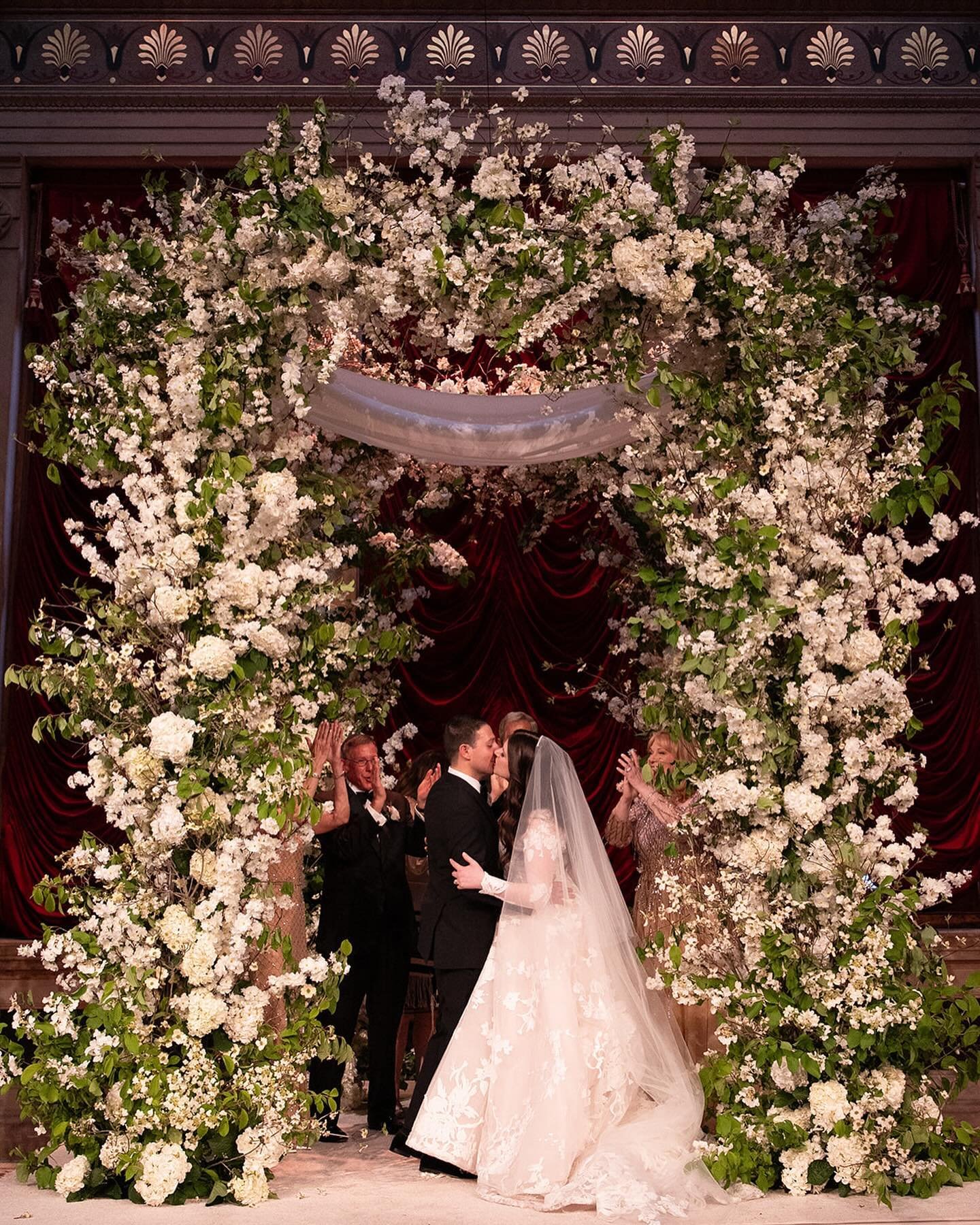 A proper spring explosion of blooms to help us out of hibernation 🌱🌸🌿

Photo | Lina Shteyn for @iralippkestudios
Venue | @weylin1875
Planning | @sartorevents
Video | @mckenziemfilms
Catering | @abigailkirschculinary
Lighting/Rigging | @brooktechny