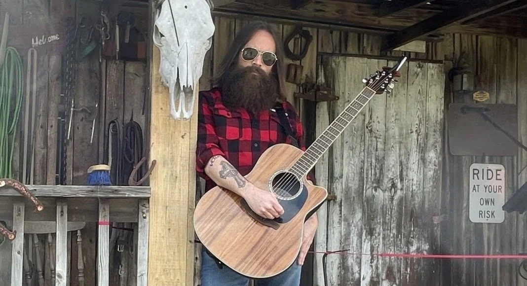 LIVE MUSIC: Damian Allen