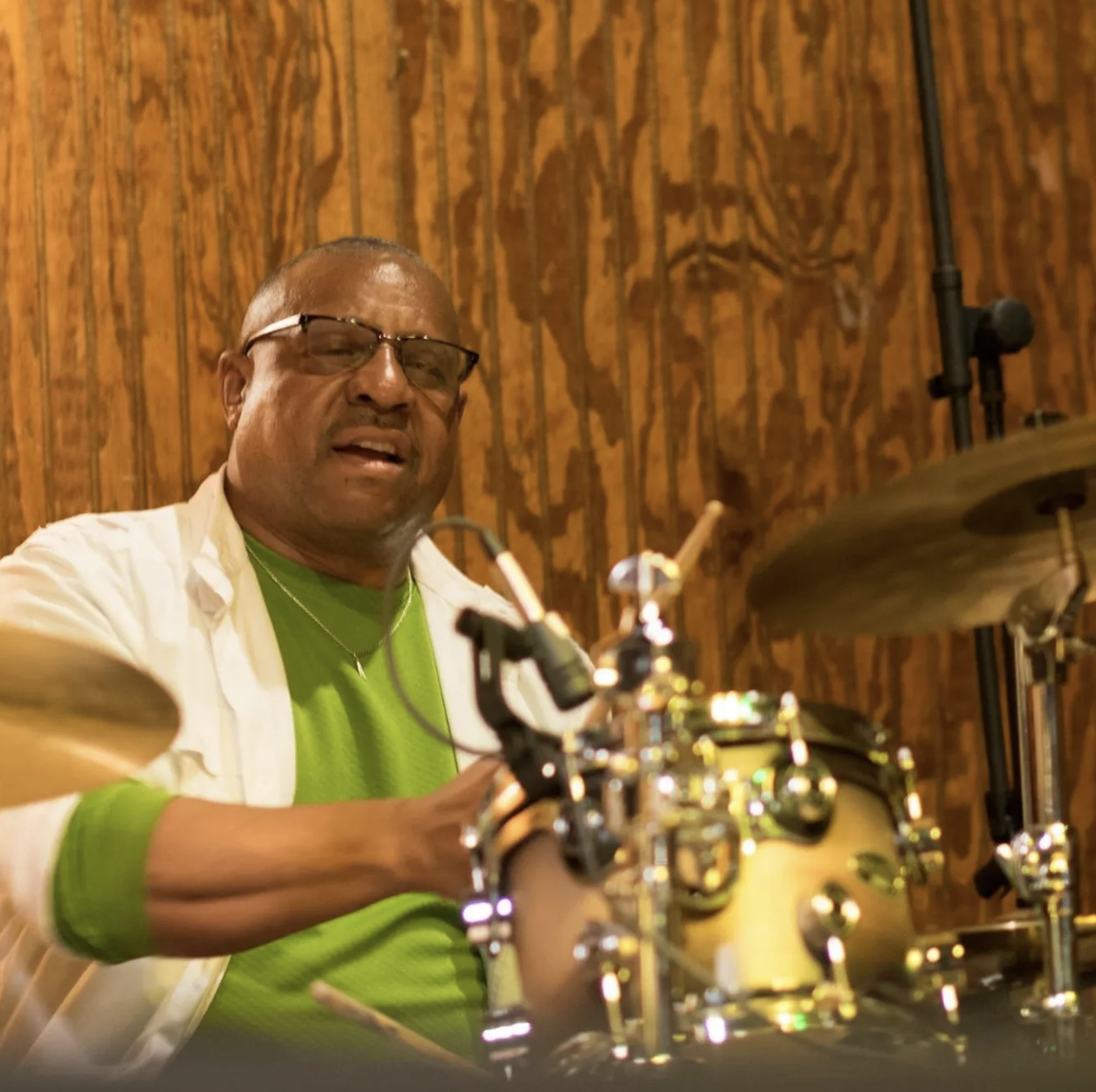 LIVE MUSIC: Kevin Gaines Trio