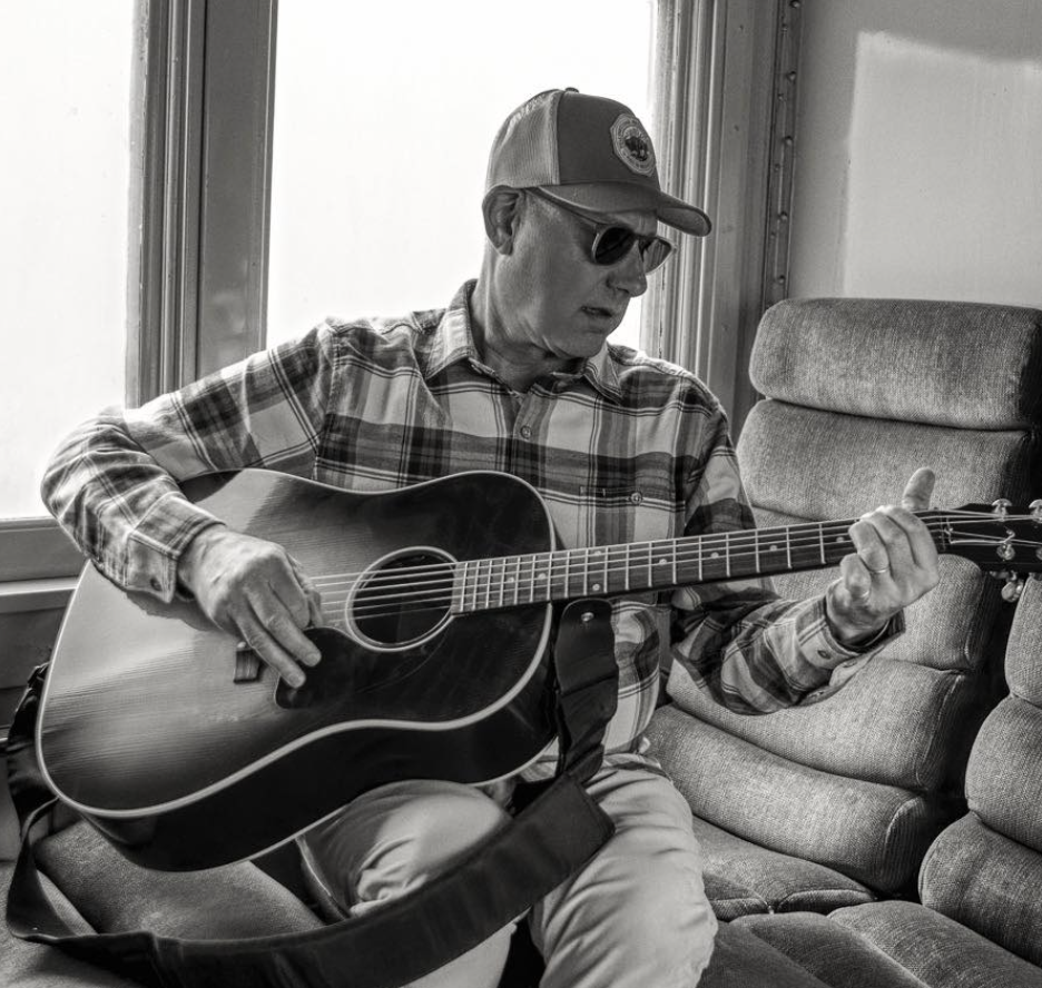 LIVE MUSIC: Bart Chucker Duo