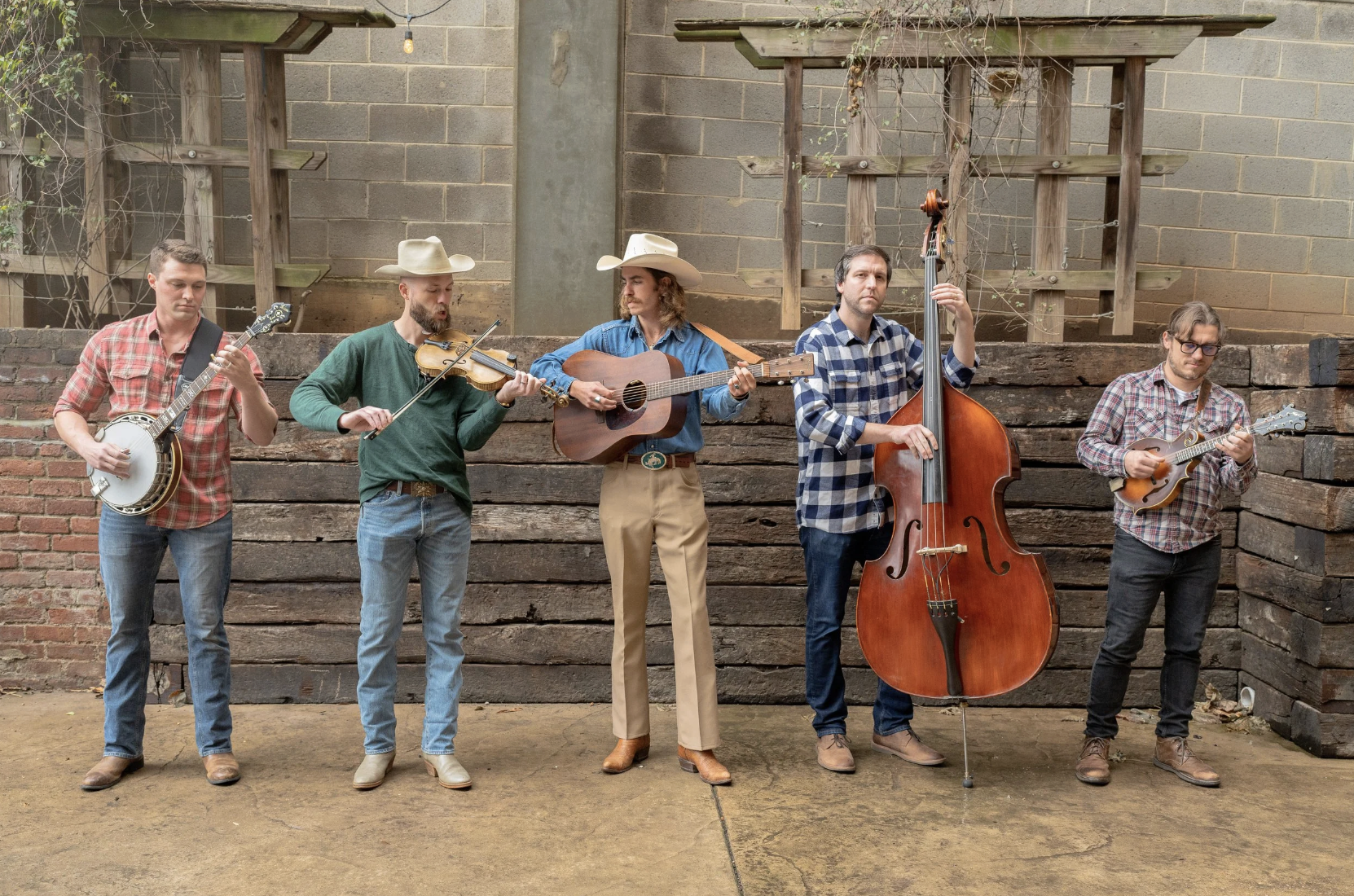 LIVE MUSIC: Garden Variety String Band
