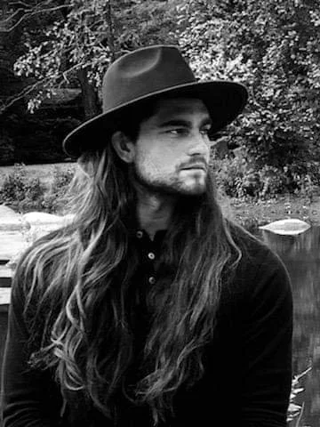 LIVE MUSIC: Nicholas Darden