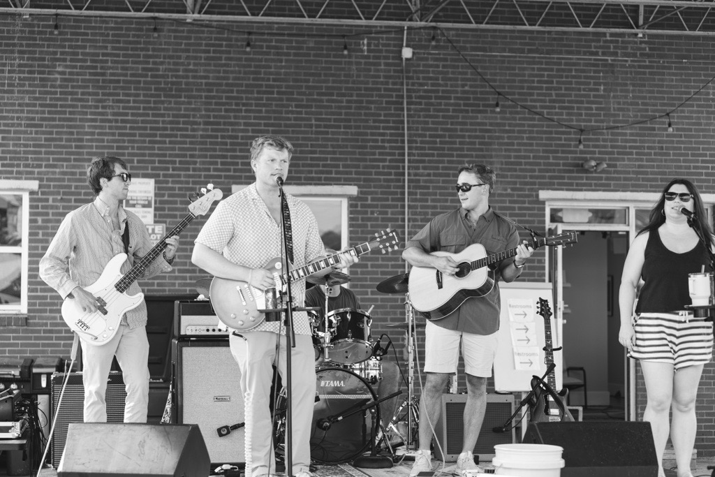 LIVE MUSIC: The Yard Dogs
