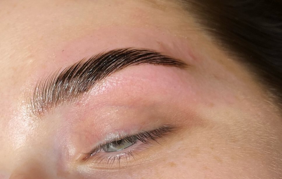 Post brow lam! I forgot to take a before photo ☹️ so here&rsquo;s two afters! 🤪 
&bull;
&bull;
&bull;
#waxingspecialist #wax #waxspecialist #waxing #hair #hairremoval #nohair #bare #barebyfrankie #estie #esthetician #lynden #lyndenesthetician #fernd