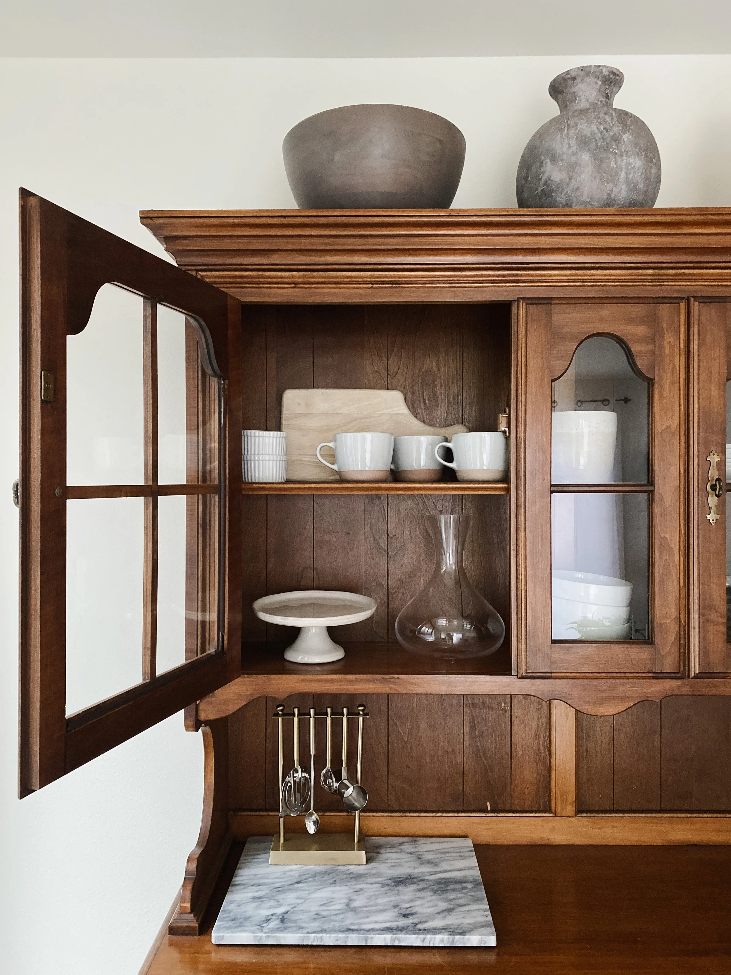 Styling Antique Furniture with Modern Pieces