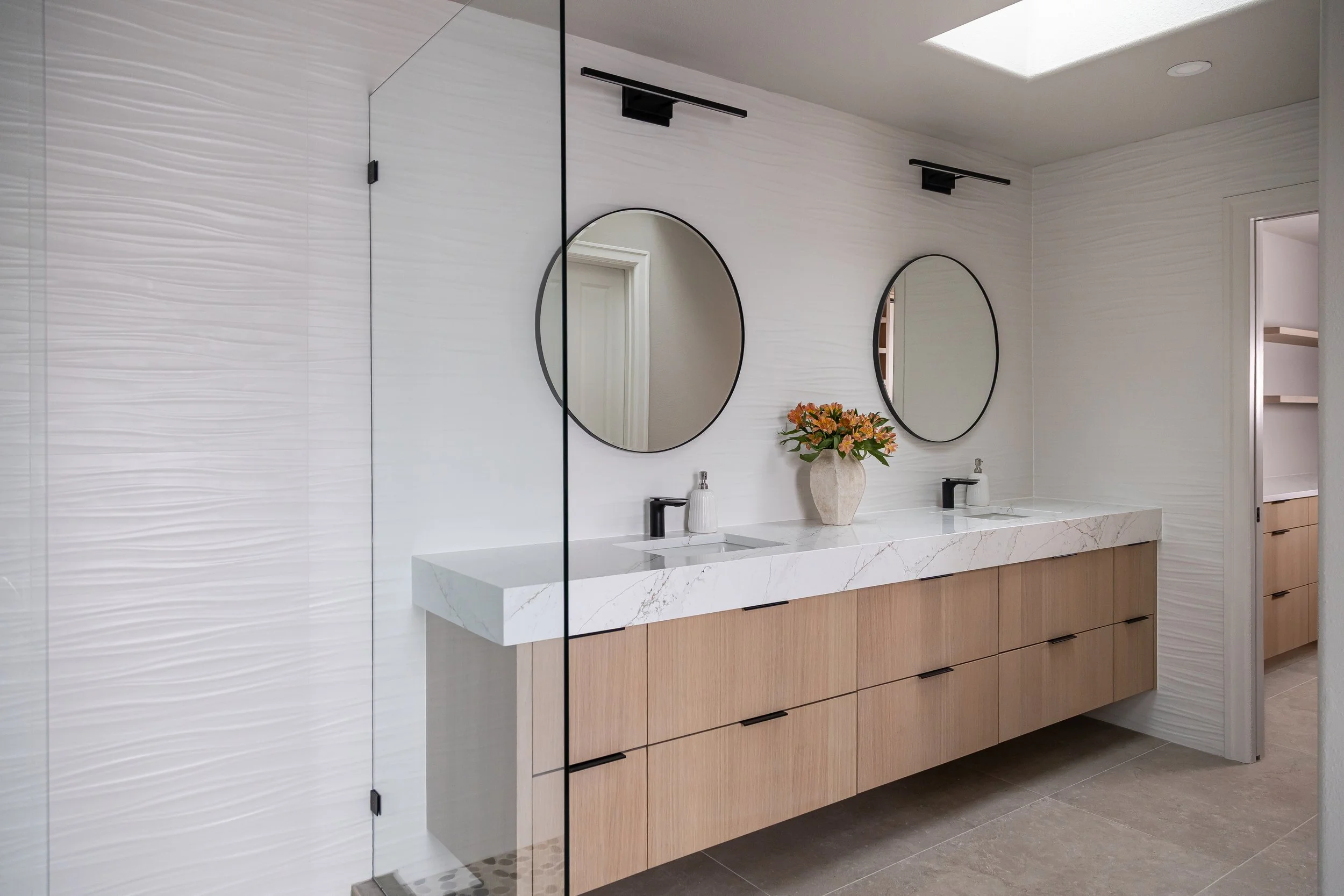 LakeWildernessHouseFairspringDesignInteriorPhotobyKristinaPearlPhotographyinMapleValley,WA-0177.jpg